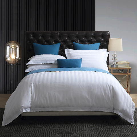 Confortevole biancheria da letto per bordi in tessuto di cotone a 600 fili dell'hotel