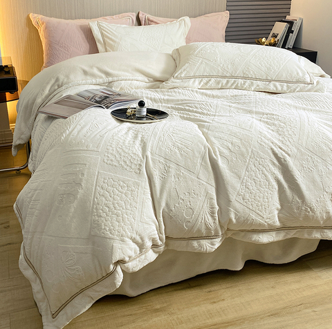 Velluto al latte Fashion Design con 2 cuscini Set di biancheria da letto super morbido in quattro pezzi